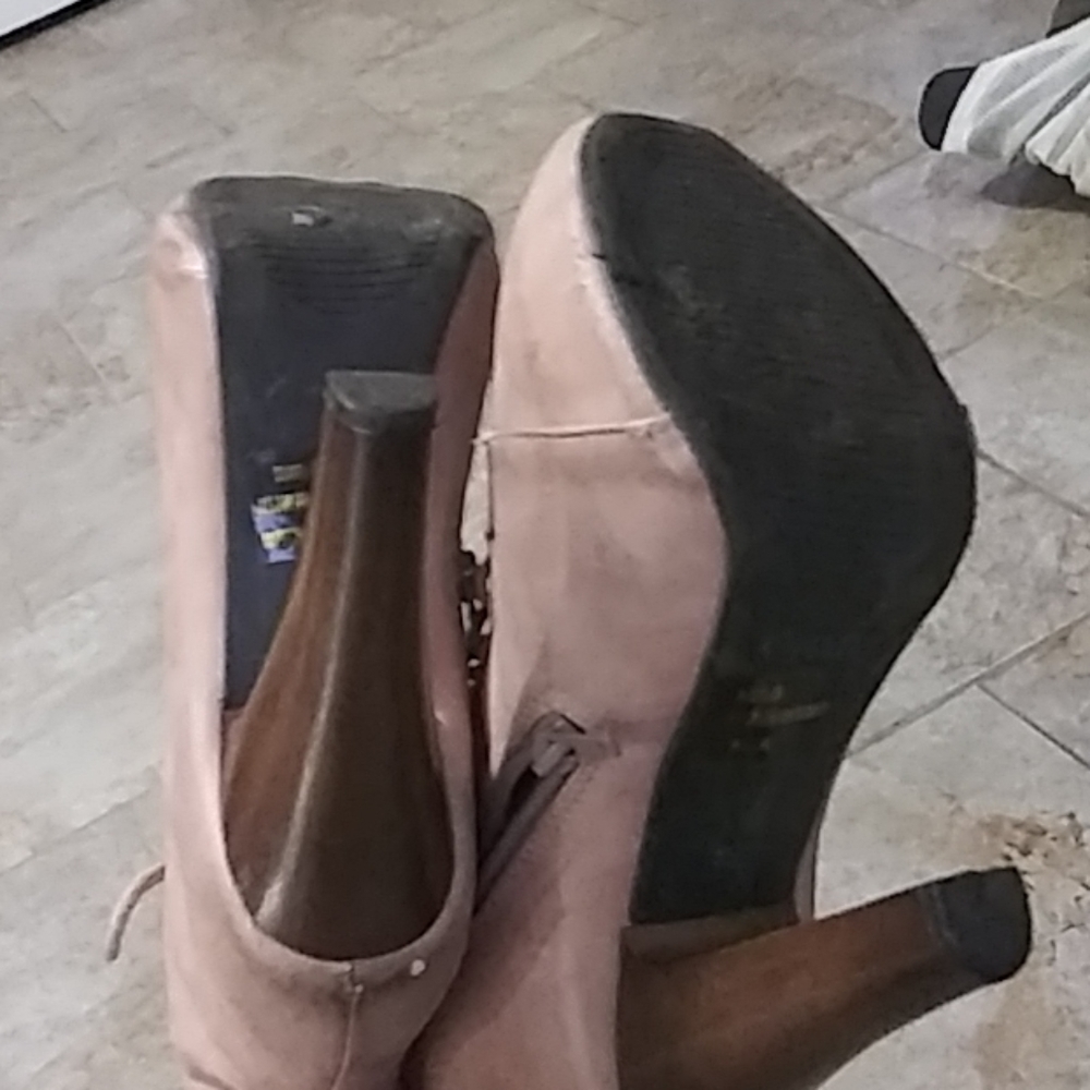 Shoes - Picture 7 of 7